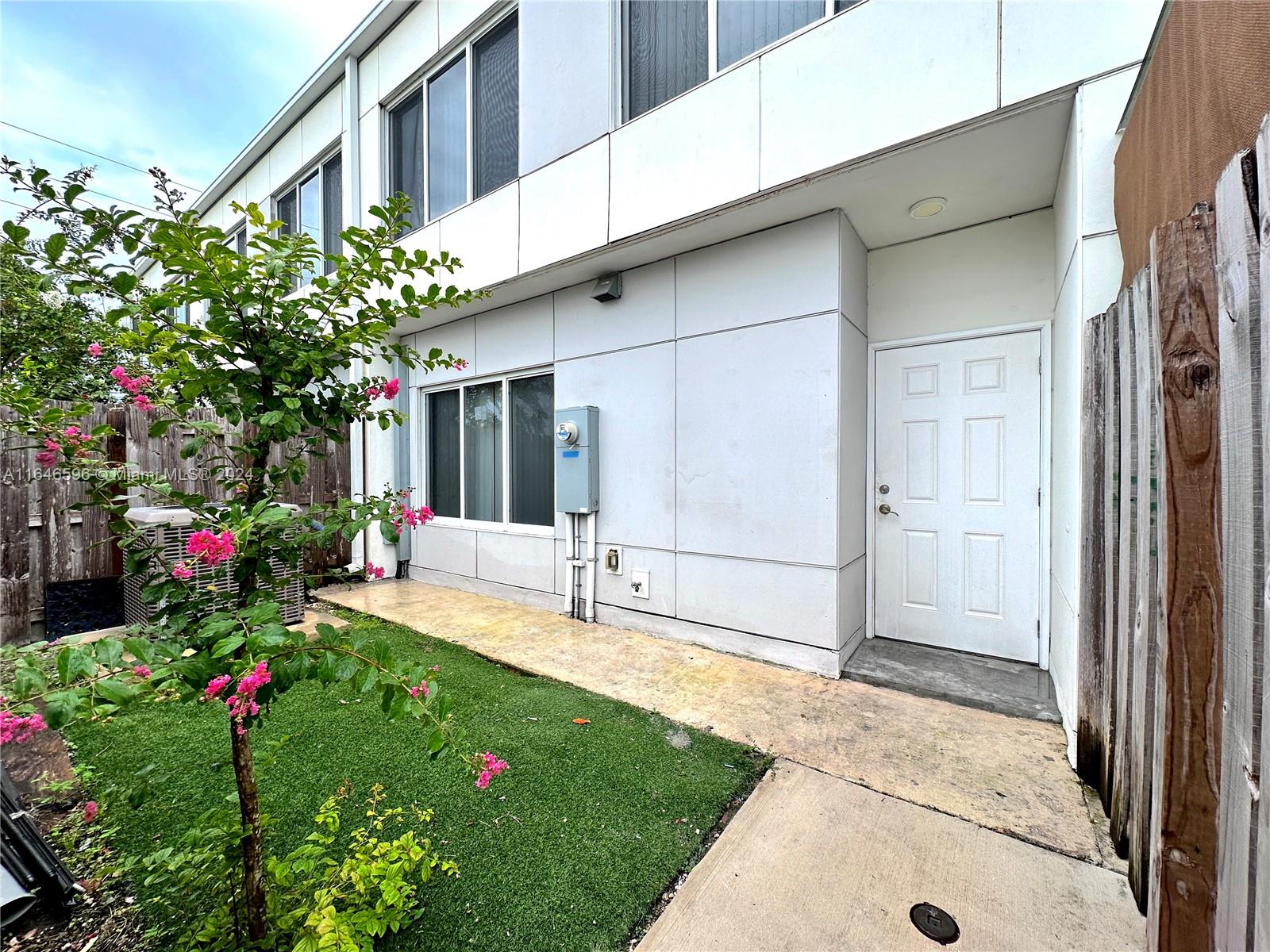 PARADISE GARDENS - Residential Lease