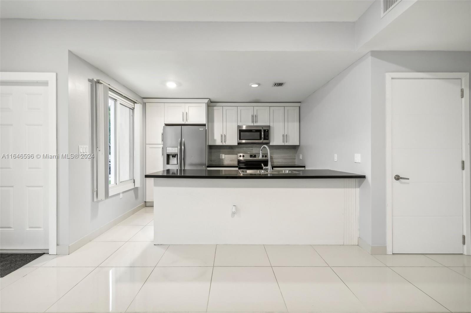 PARADISE GARDENS - Residential Lease