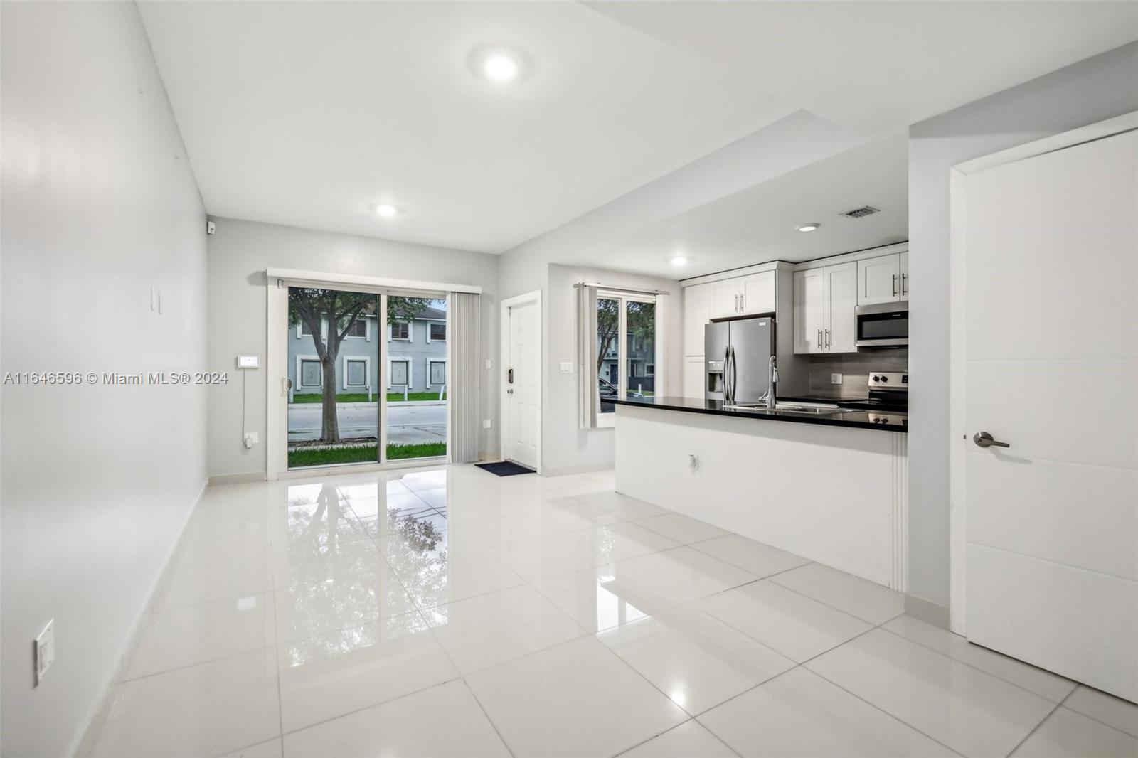 PARADISE GARDENS - Residential Lease