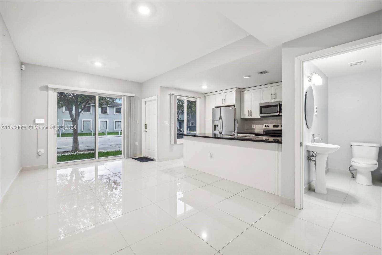 PARADISE GARDENS - Residential Lease