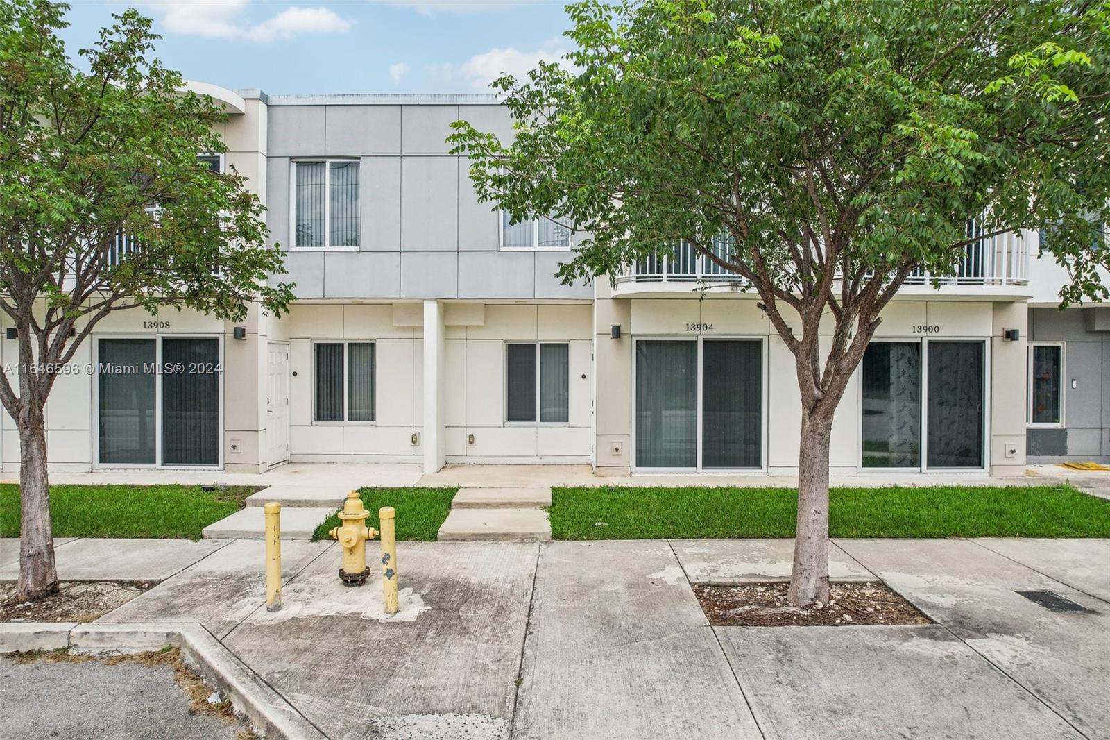 PARADISE GARDENS - Residential Lease