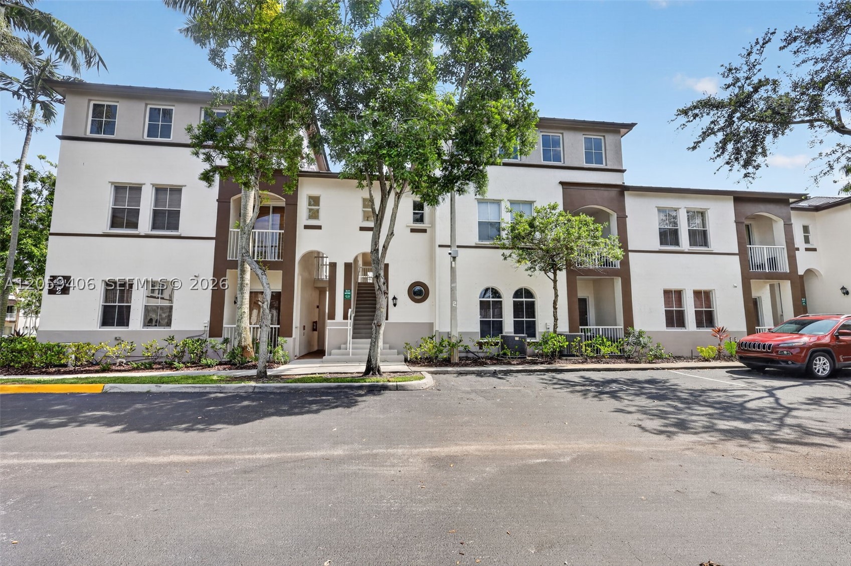 COURTYARDS THREE CONDO - Residential