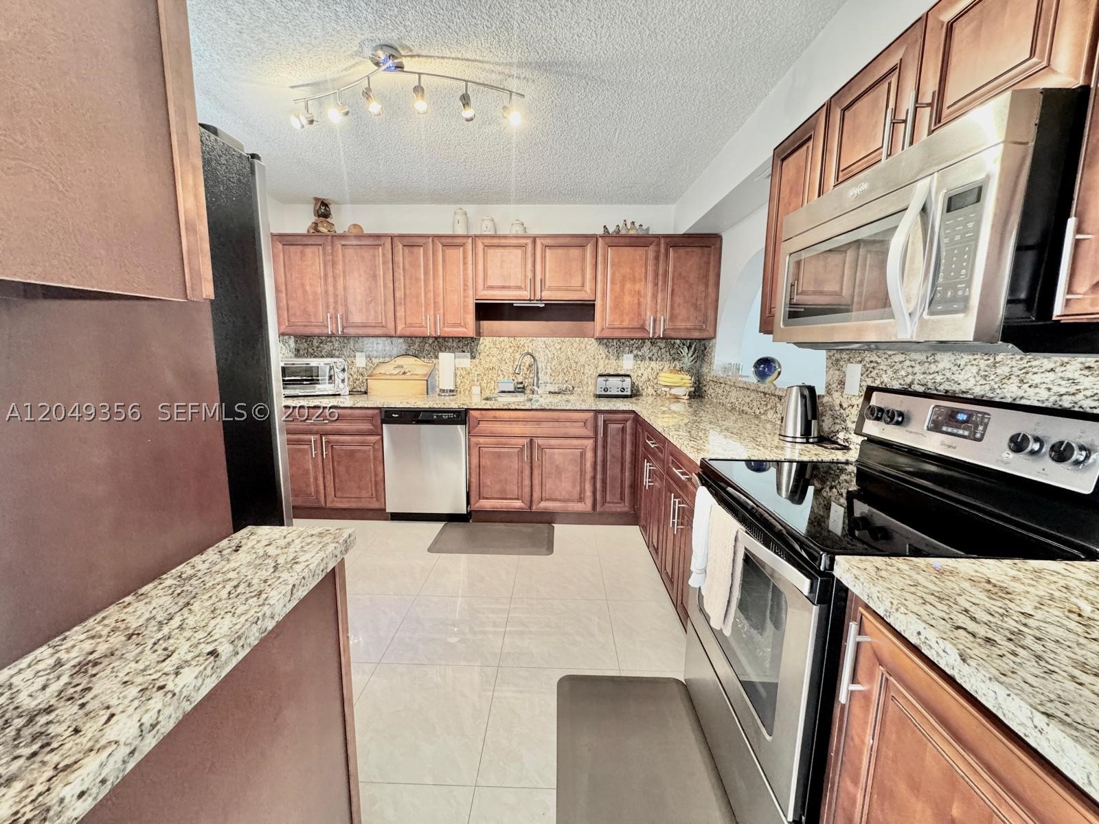 LAKES OF CARRIAGE HILLS - Residential