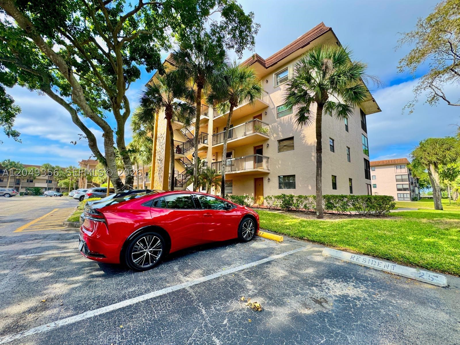 LAKES OF CARRIAGE HILLS - Residential