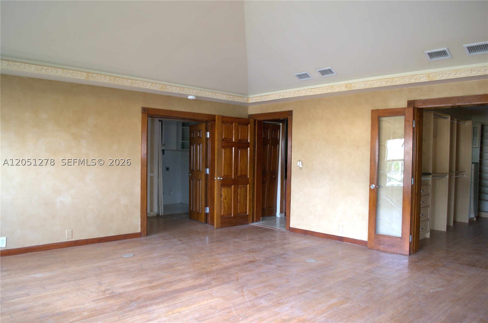 LAKE ESTATES - Residential