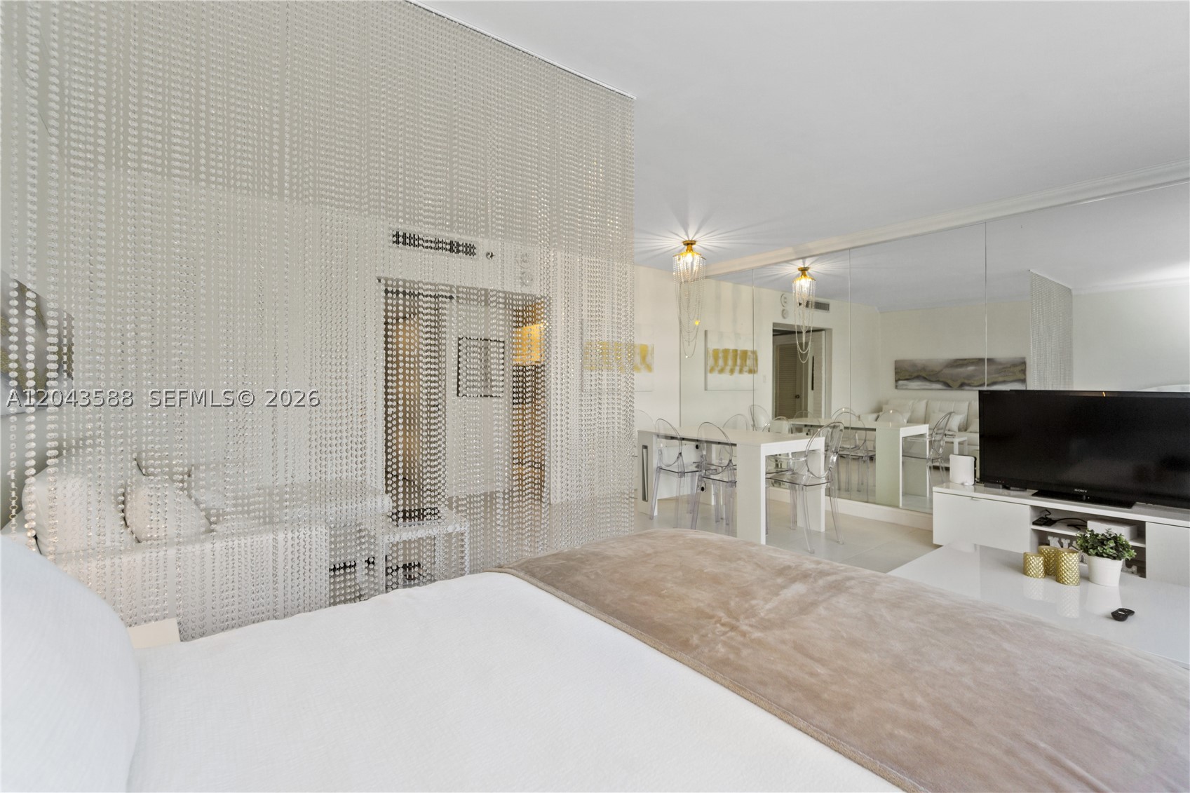 THE DECOPLAGE CONDO - Residential