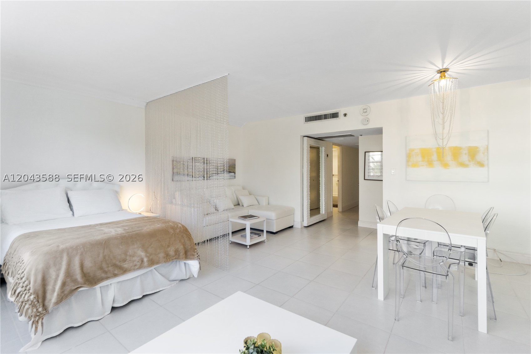 THE DECOPLAGE CONDO - Residential