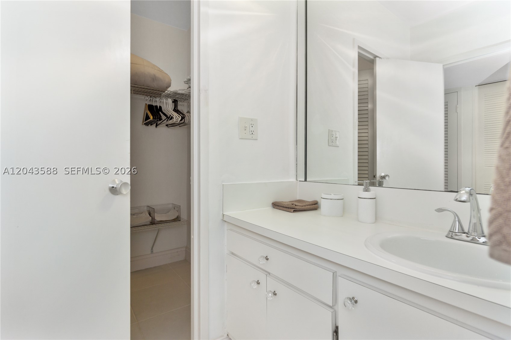 THE DECOPLAGE CONDO - Residential