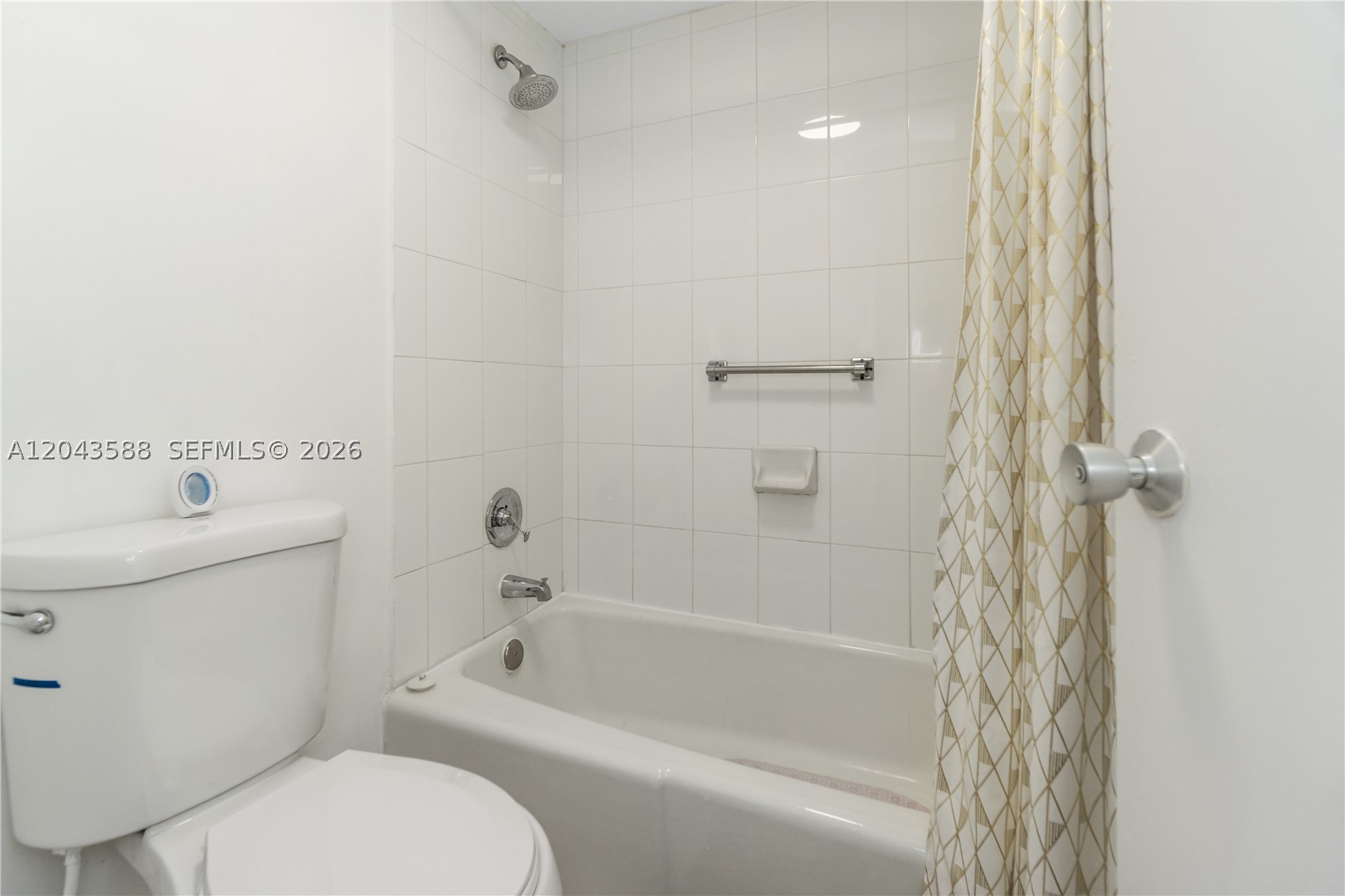 THE DECOPLAGE CONDO - Residential