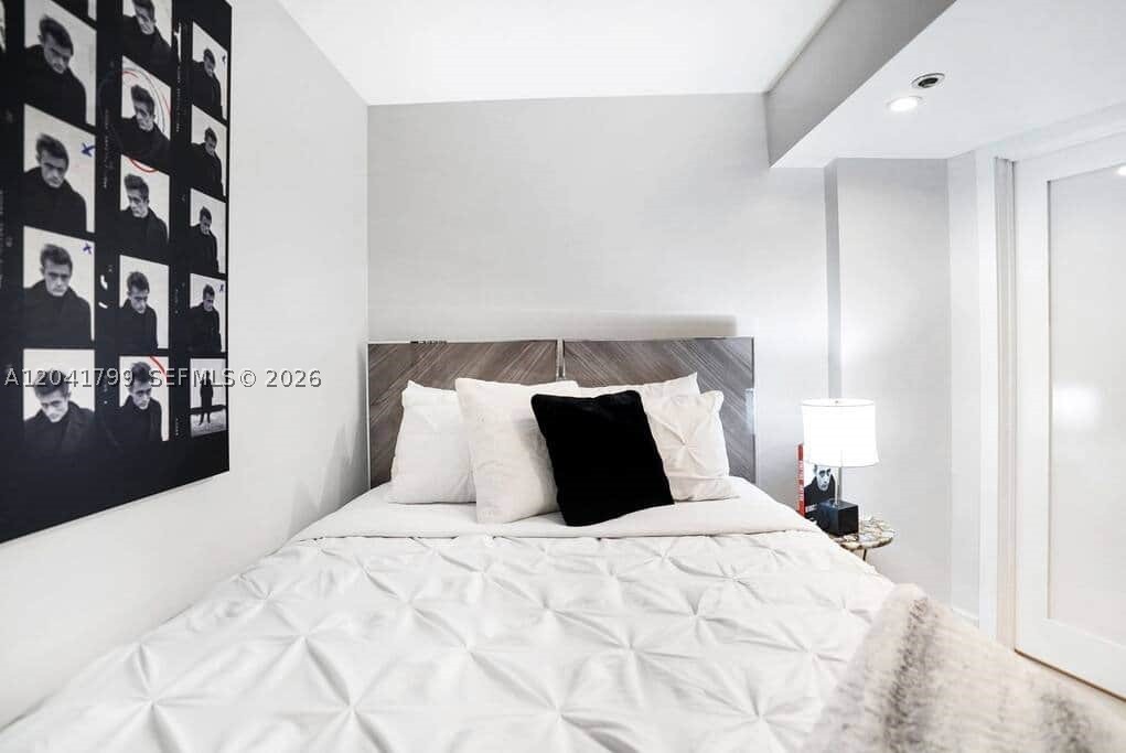 VENETIA CONDO - Residential