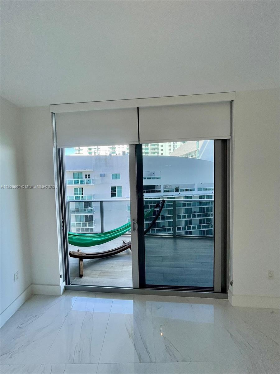 ARIA ON THE BAY CONDO - Residential