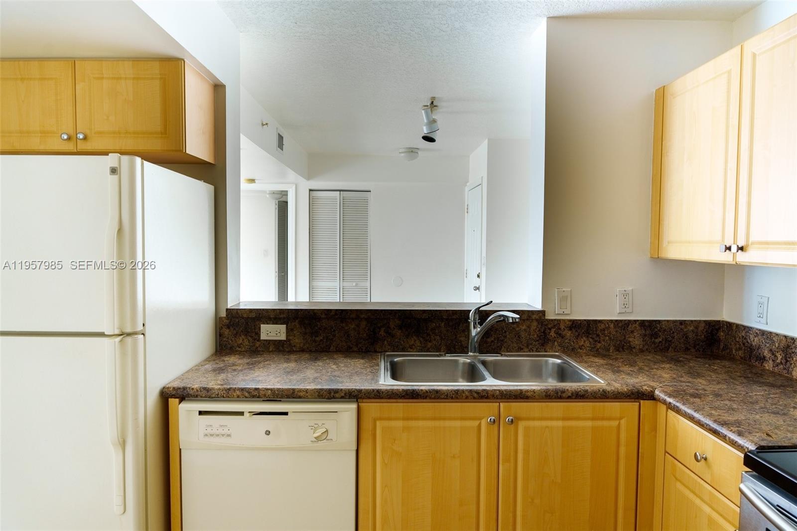 Sheridan Beach Club - Residential
