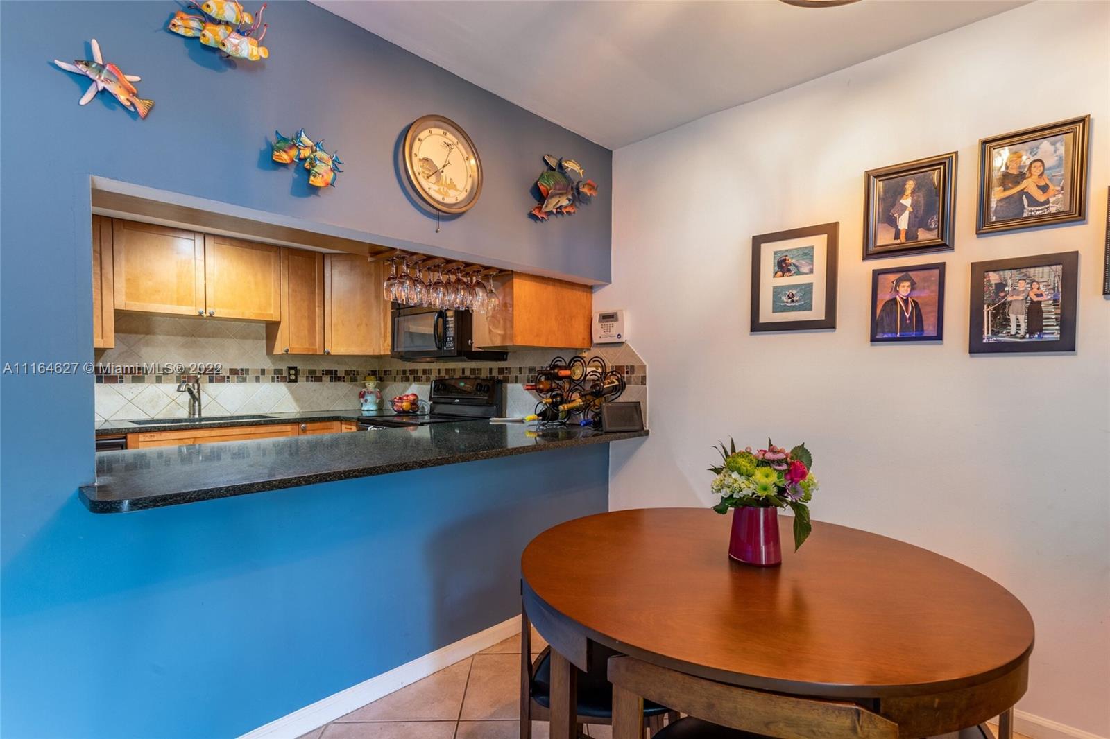 Incredible 3BR/2BTH townhome in the conveniently located community of Riverglen/ Coquina in Deerfield Beach. Expansive backyard and nicely appointed interior.  Low monthly HOA payment of 170.00 covers community pool and landscaping.  Close to shopping, dining , and just 15 minutes to the beach.  This property will not last long !!!!

OPEN HOUSE SATURDAY 2/26/22   12pm-3pm    Showings still available prior to Open House