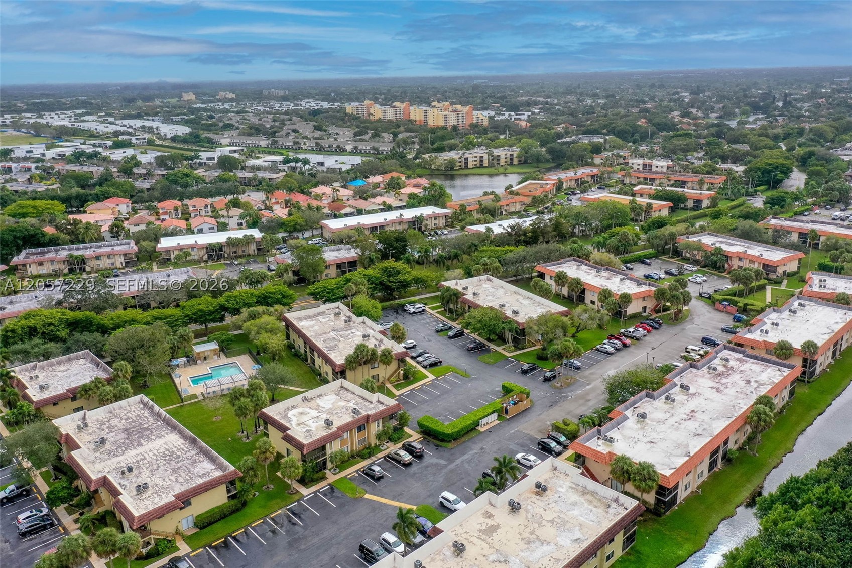 RACQUET CLUB APARTMENTS A - Residential