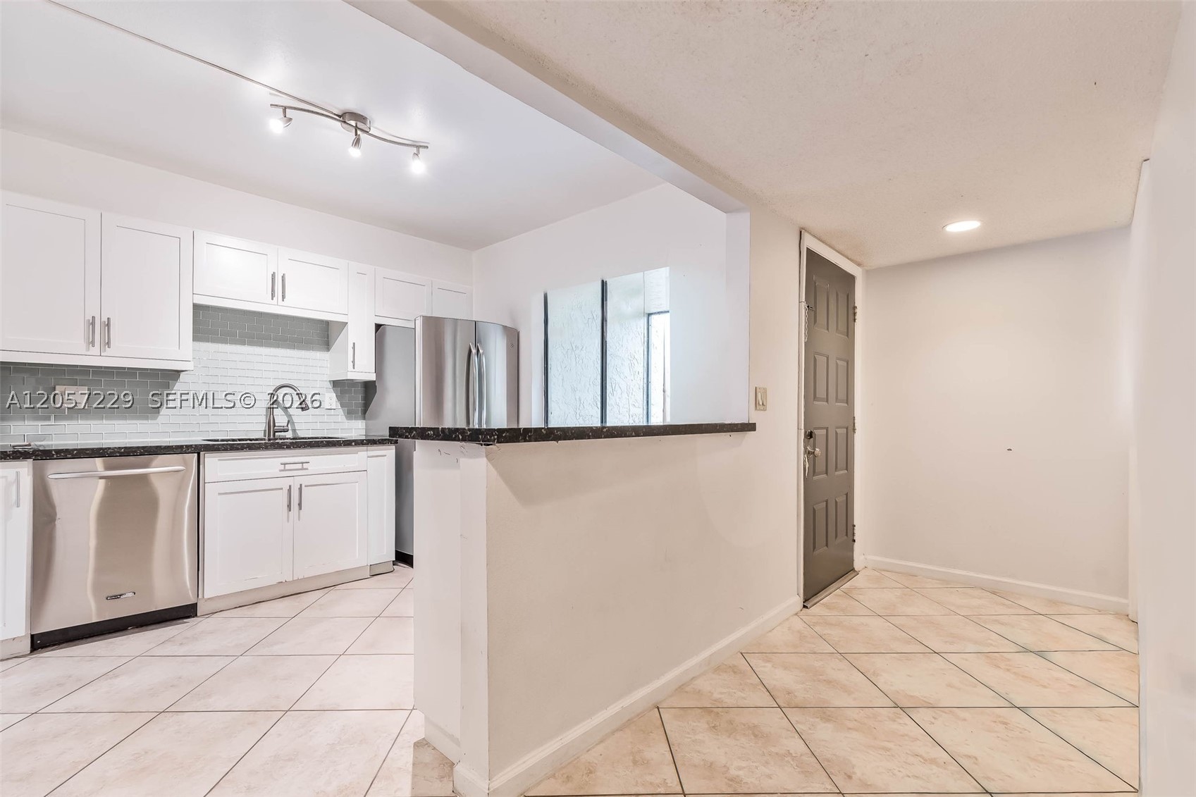 RACQUET CLUB APARTMENTS A - Residential