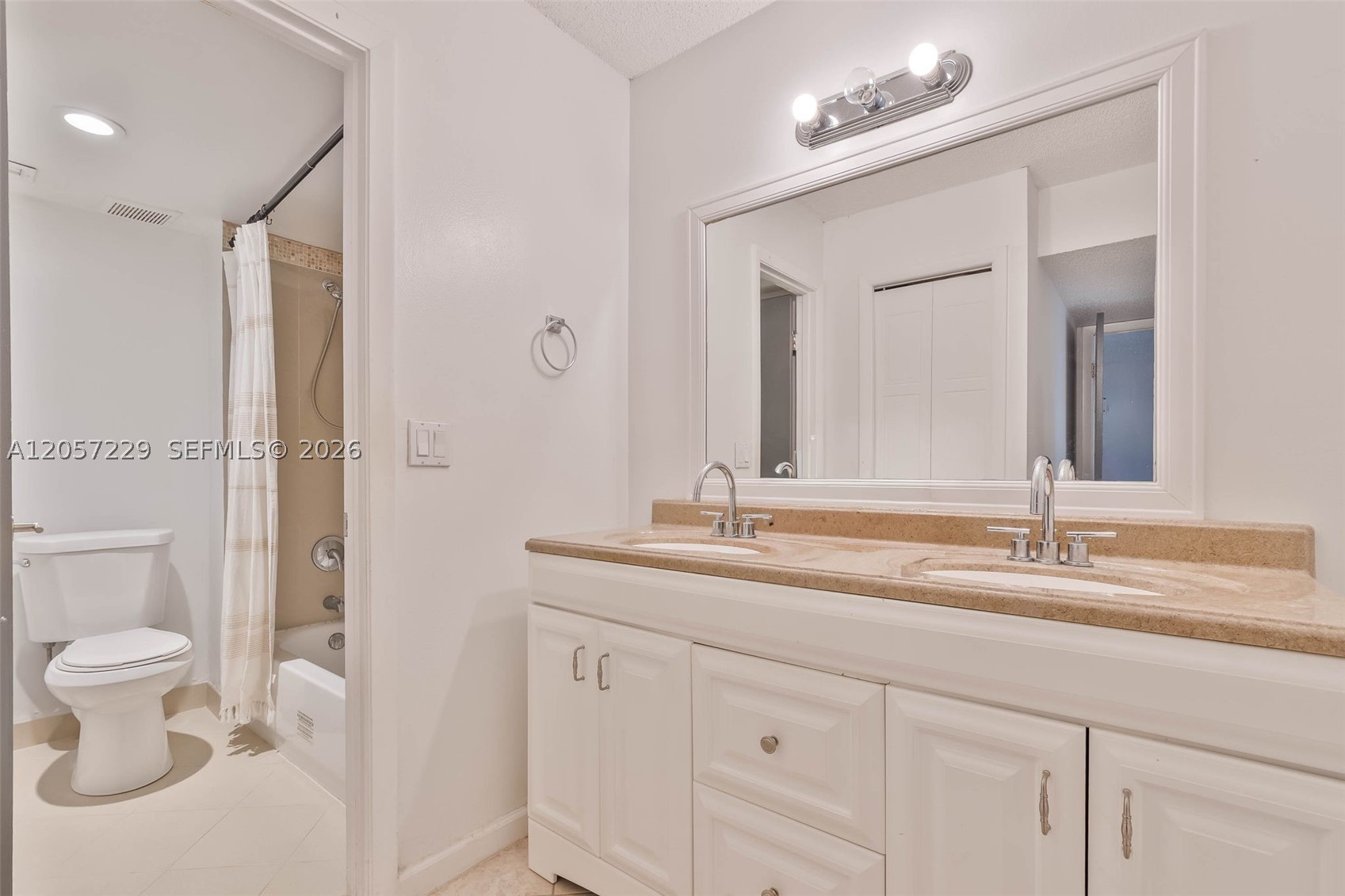 RACQUET CLUB APARTMENTS A - Residential