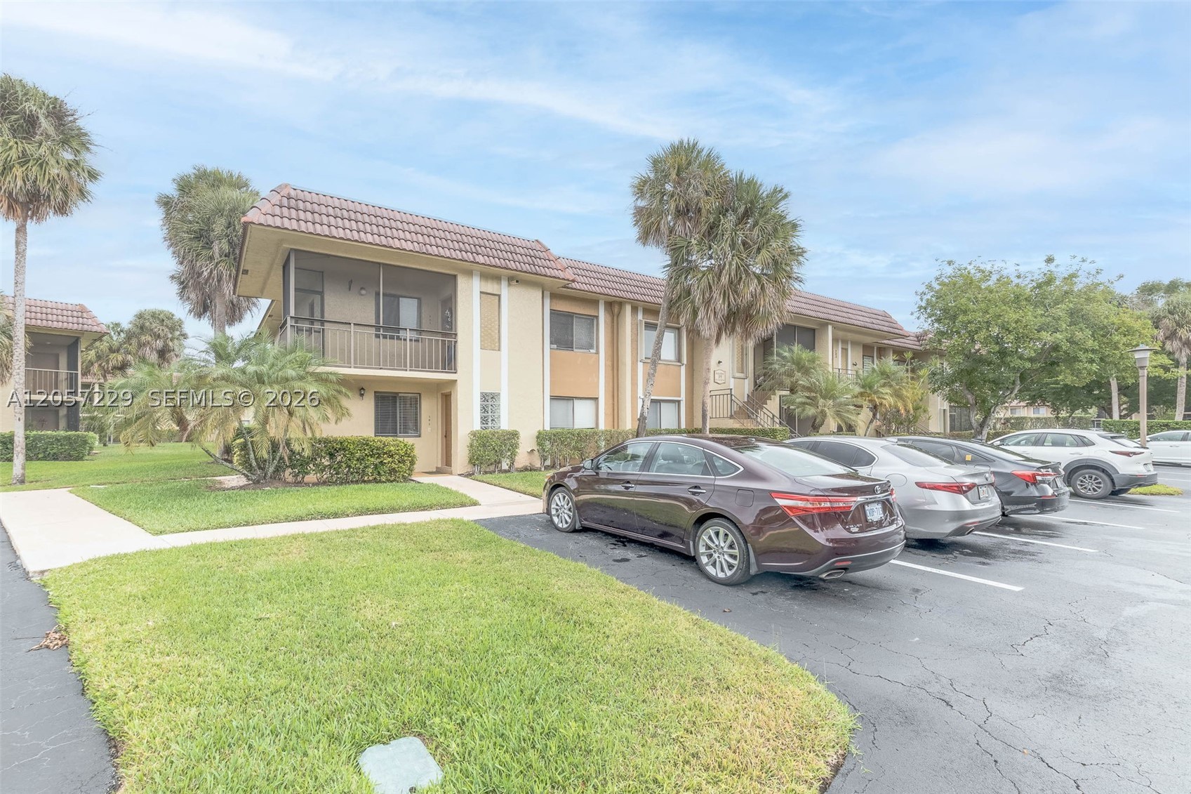 Well-maintained first-floor condo located in a safe, quiet community. This spacious residence features two generously sized bedrooms, high ceilings, and abundant natural light throughout. A private storage unit is conveniently located at the entrance for added convenience. Enjoy peaceful pool views, a recently renovated bathroom, and access to A-rated schools. Residents also enjoy exclusive access to the Bonaventure Town Center, offering exceptional amenities including a resort-style pool, newly renovated fitness center, billiards, bowling, racquetball courts, and more. The property has been meticulously maintained and is move-in ready. The seller is highly motivated. Please note: The unit cannot be leased during the first 18 months of ownership.