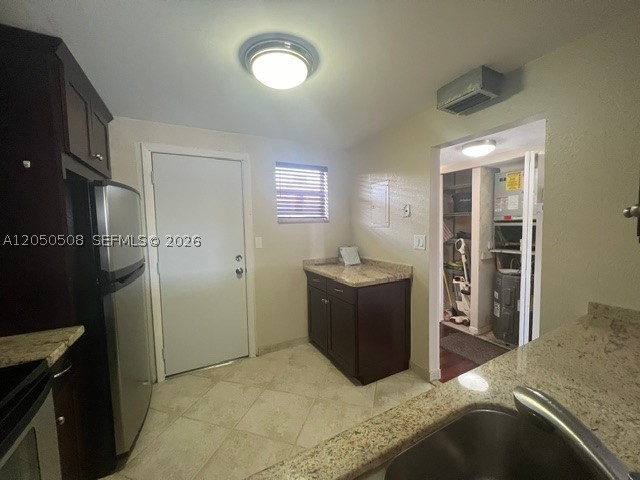 POLYNESIAN GARDENS CONDOM - Residential Lease