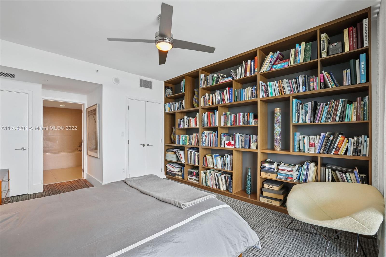 CARILLON CONDO SOUTH - Residential