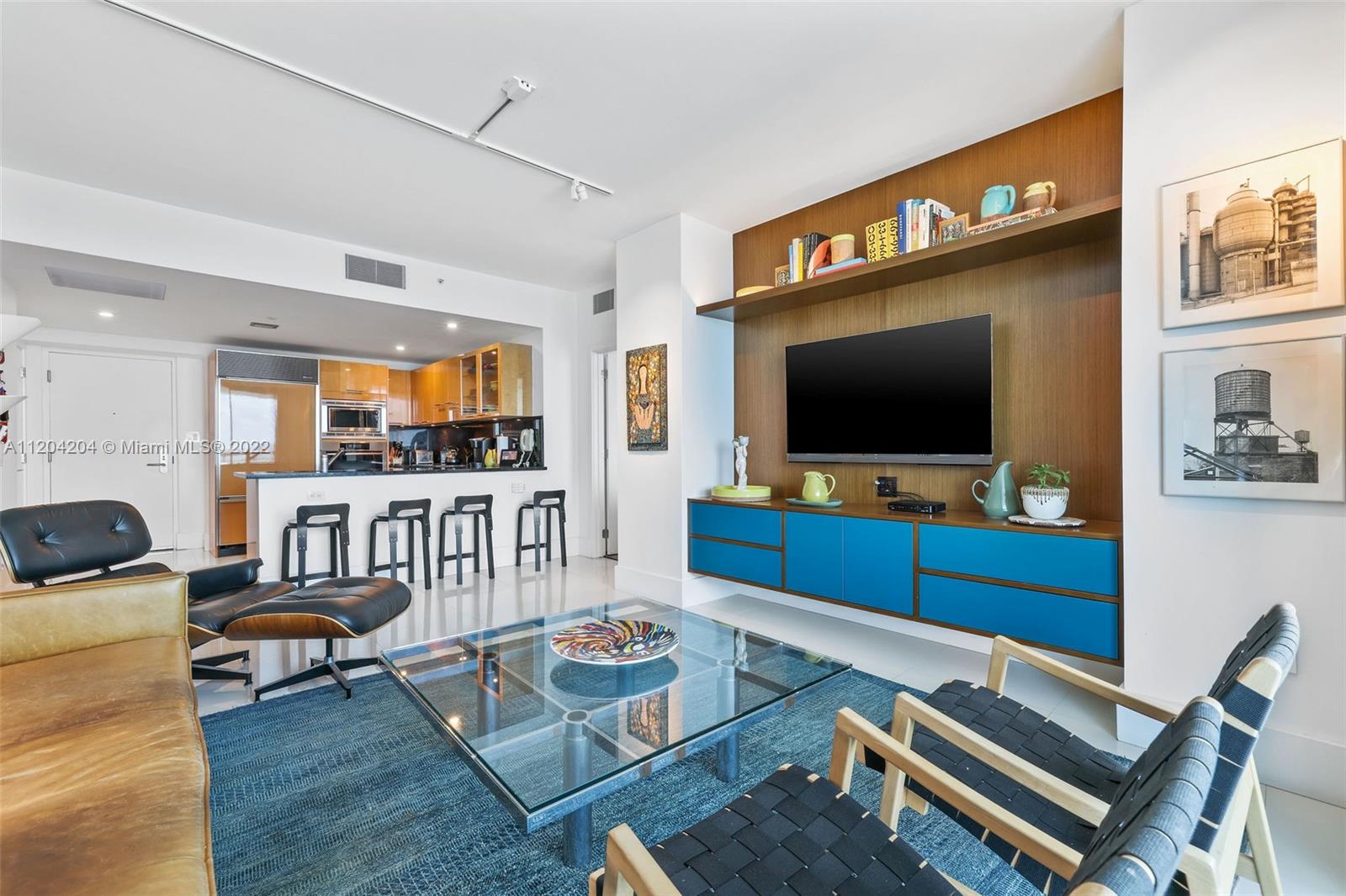 CARILLON CONDO SOUTH - Residential