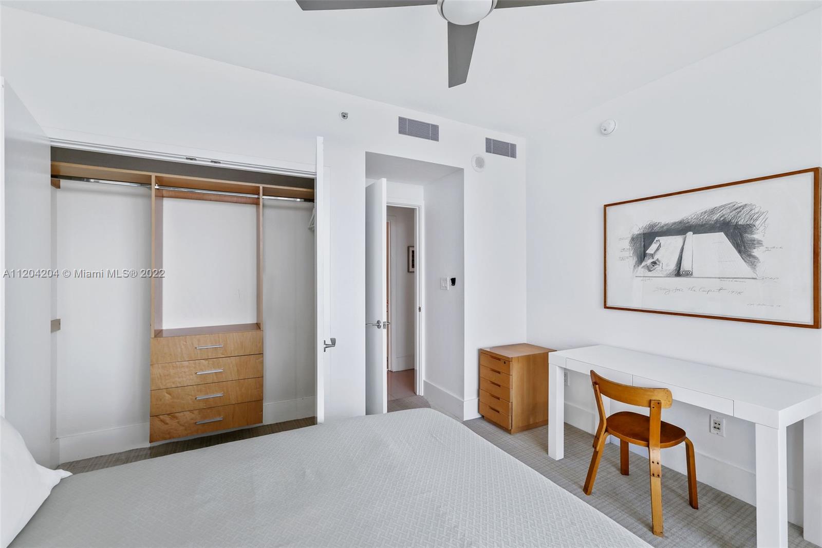 CARILLON CONDO SOUTH - Residential