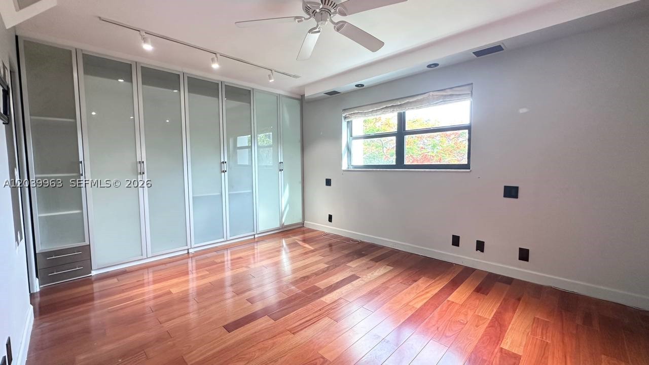 RIVER REACH CONDOMINIUM I - Residential