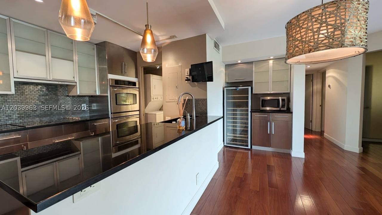 RIVER REACH CONDOMINIUM I - Residential