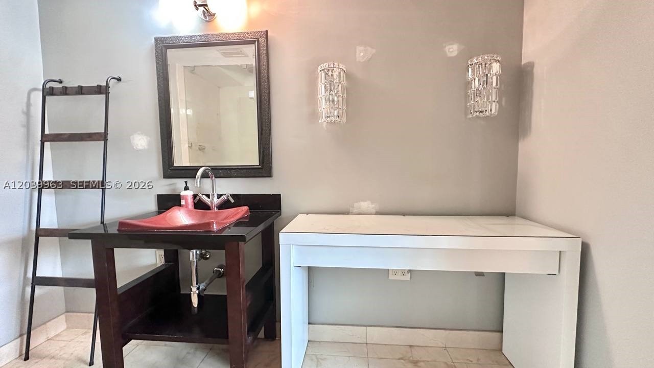 RIVER REACH CONDOMINIUM I - Residential
