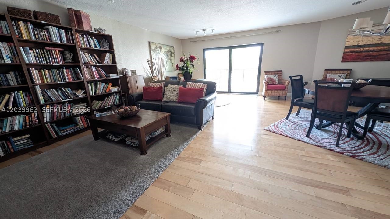 RIVER REACH CONDOMINIUM I - Residential