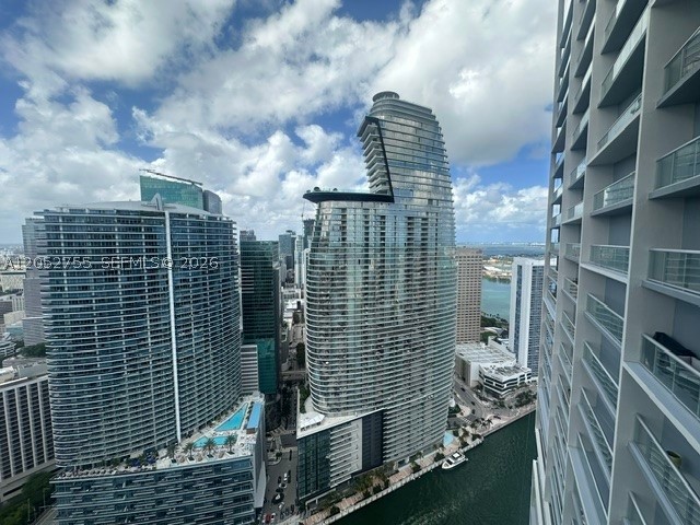 ICONBRICKELL CONDO NO 1 - Residential Lease