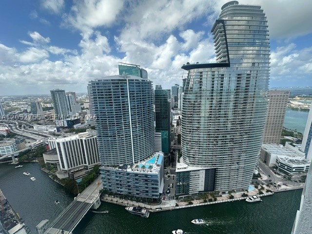 ICONBRICKELL CONDO NO 1 - Residential Lease