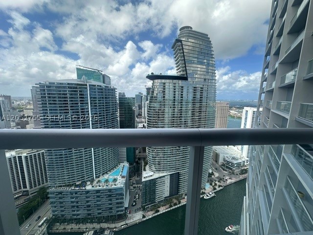 ICONBRICKELL CONDO NO 1 - Residential Lease