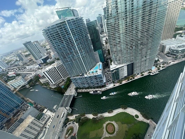 ICONBRICKELL CONDO NO 1 - Residential Lease
