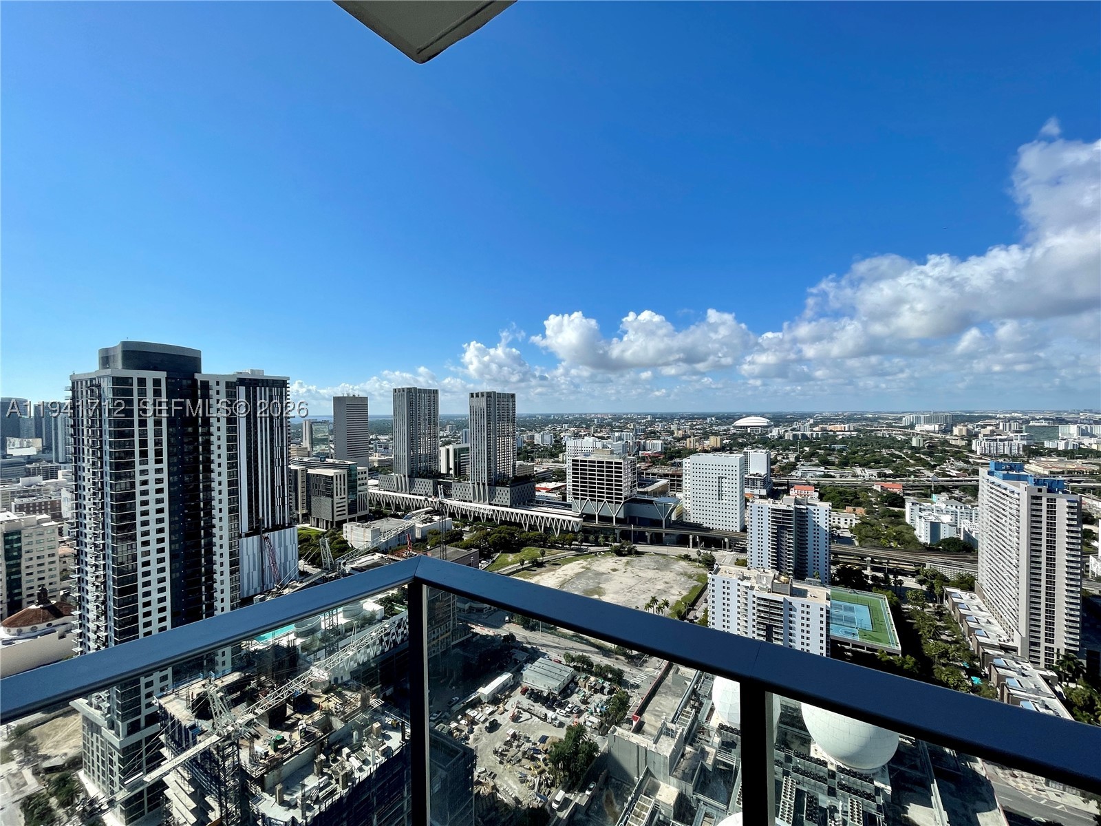 PARAMOUNT WORLDCENTER - Residential