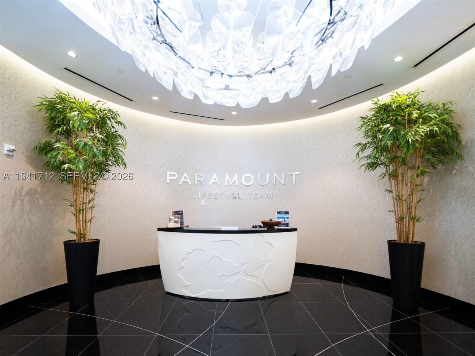 PARAMOUNT WORLDCENTER - Residential