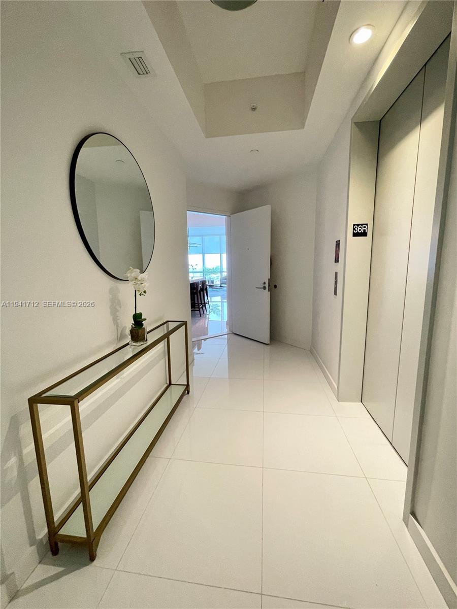 PARAMOUNT WORLDCENTER - Residential