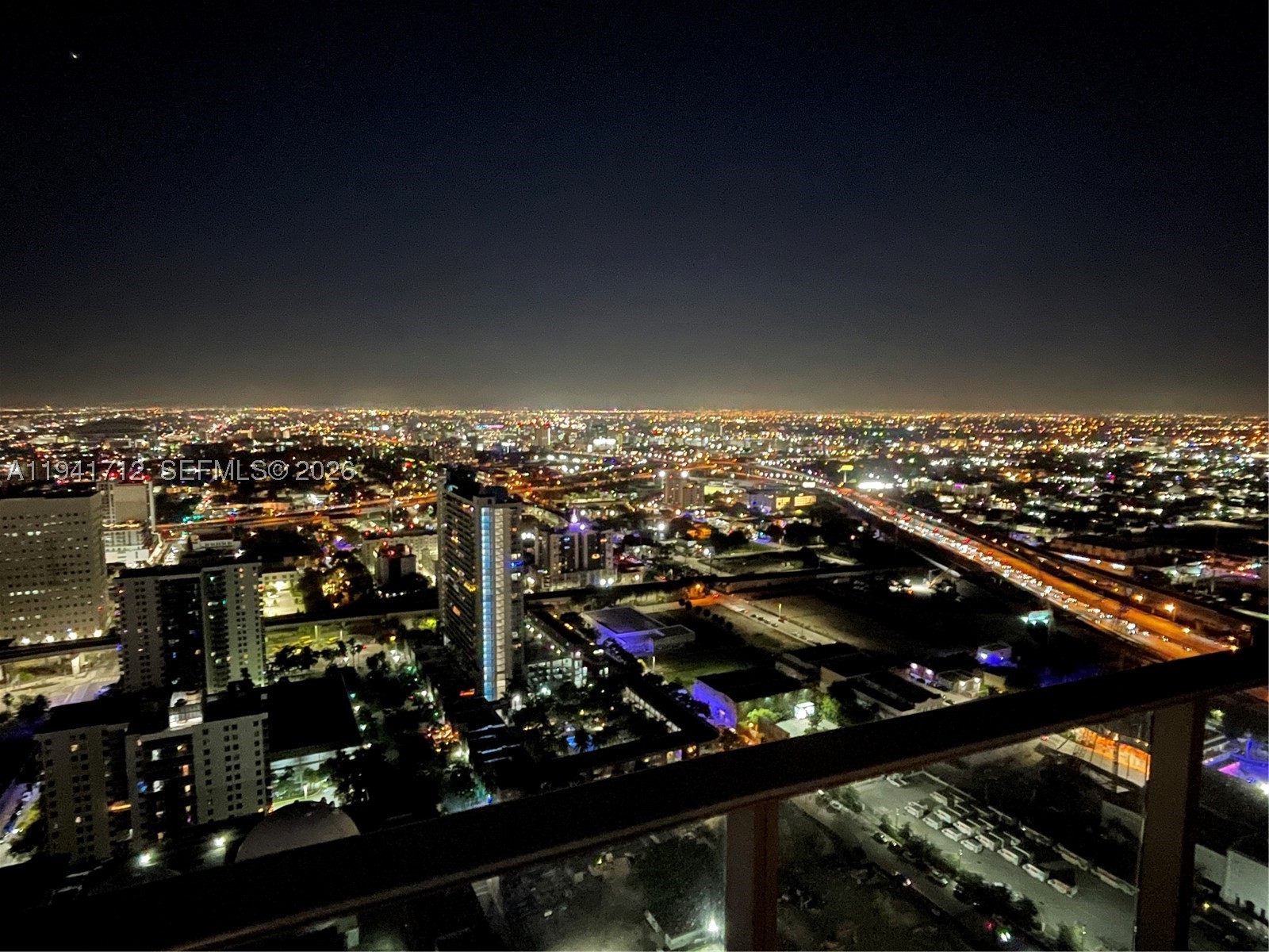 PARAMOUNT WORLDCENTER - Residential