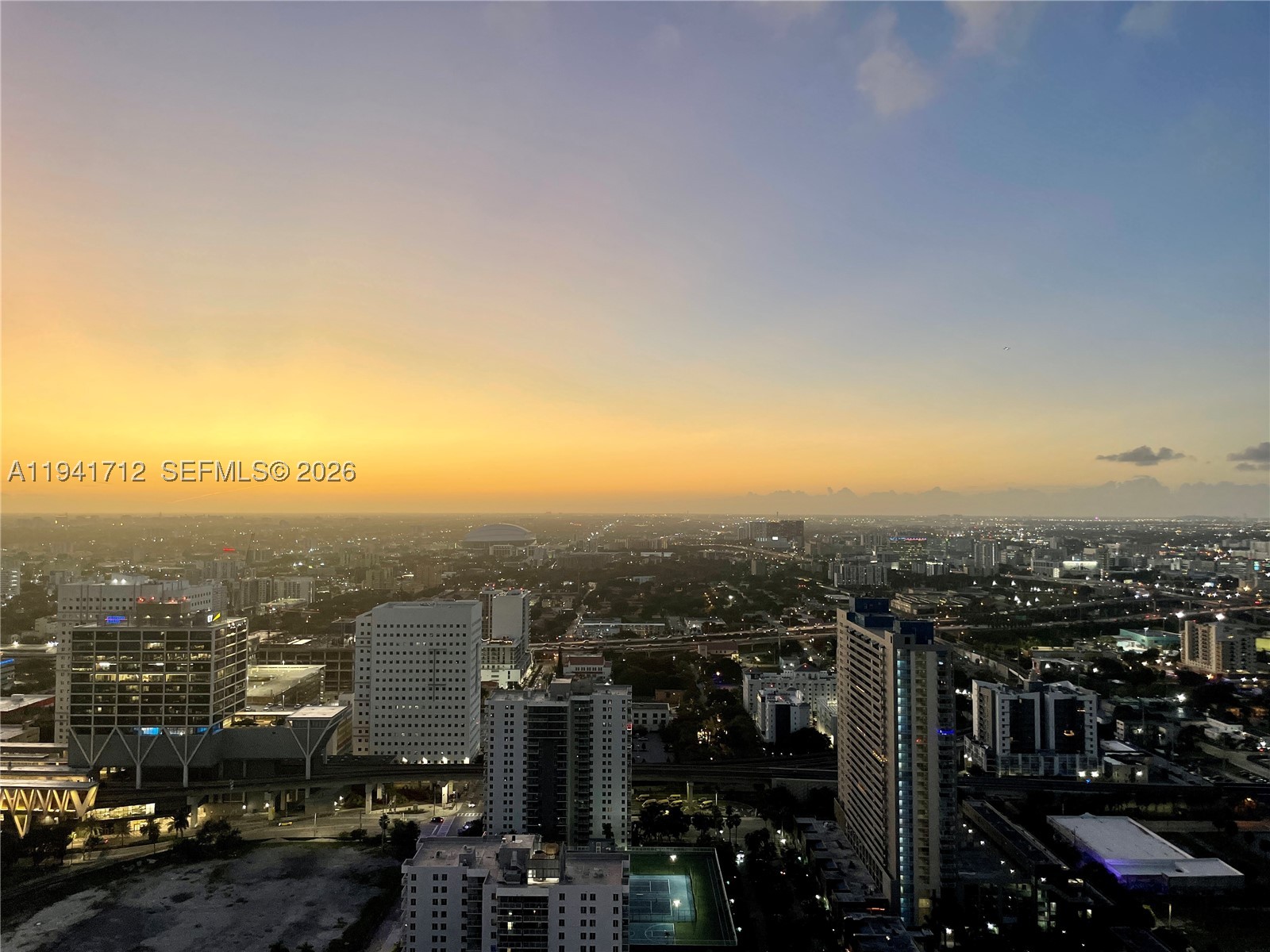 PARAMOUNT WORLDCENTER - Residential