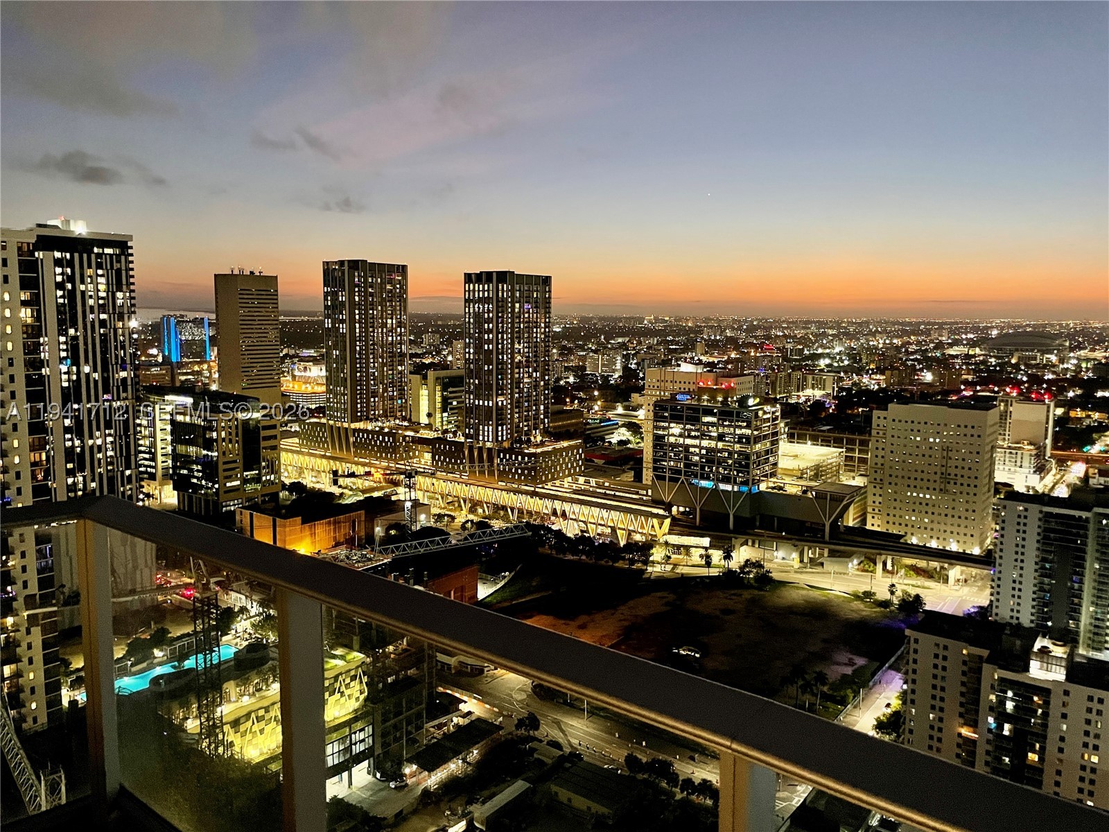 PARAMOUNT WORLDCENTER - Residential