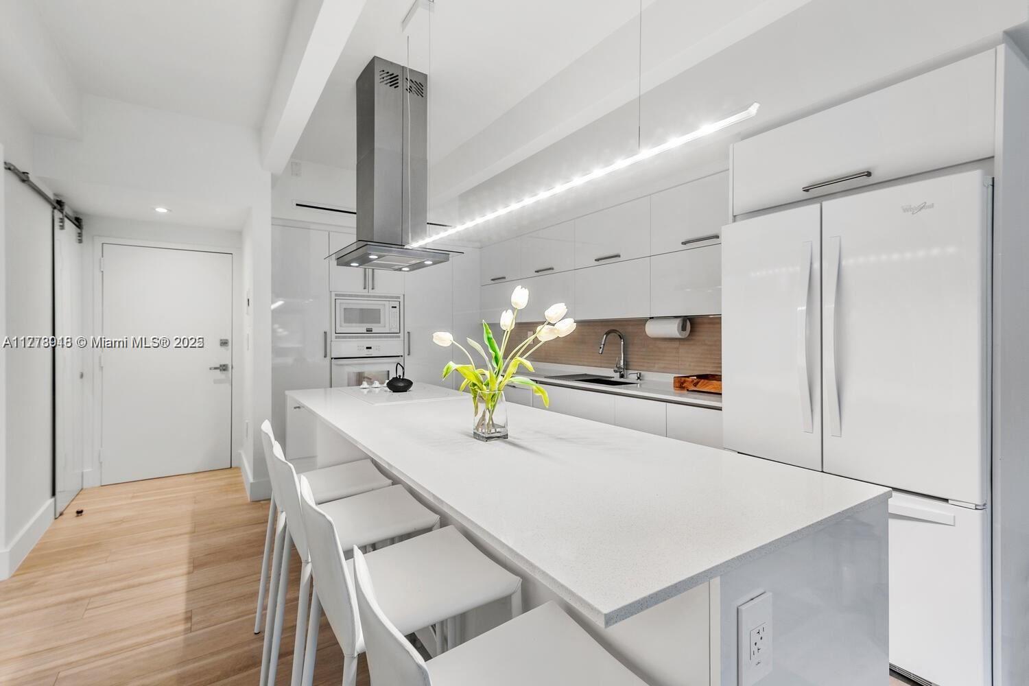 BISCAYNE POINT CONDO - Residential