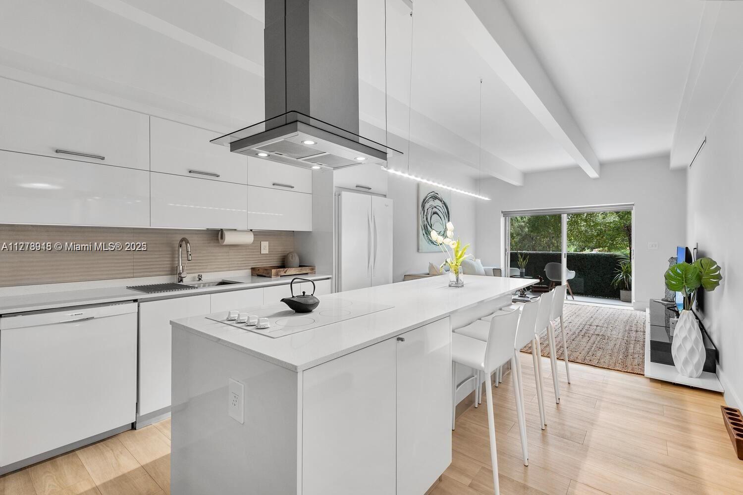 BISCAYNE POINT CONDO - Residential