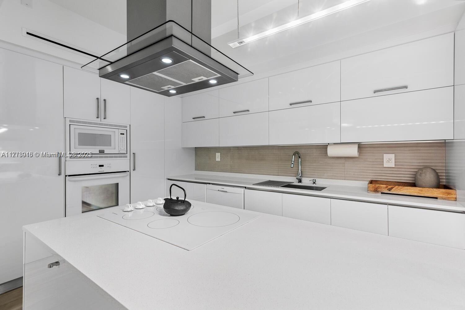 BISCAYNE POINT CONDO - Residential