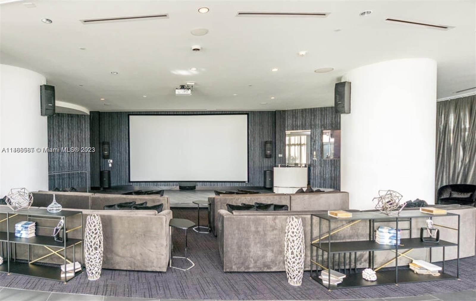 PARAMOUNT MIAMI WORLDCENT - Residential Lease