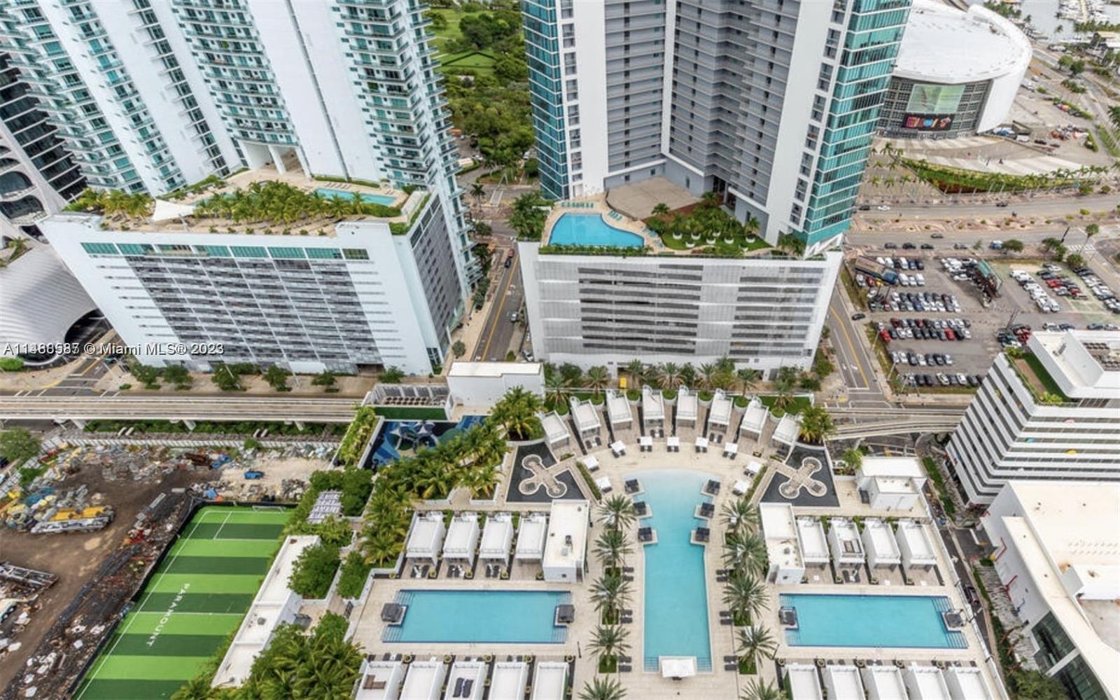 PARAMOUNT MIAMI WORLDCENT - Residential Lease
