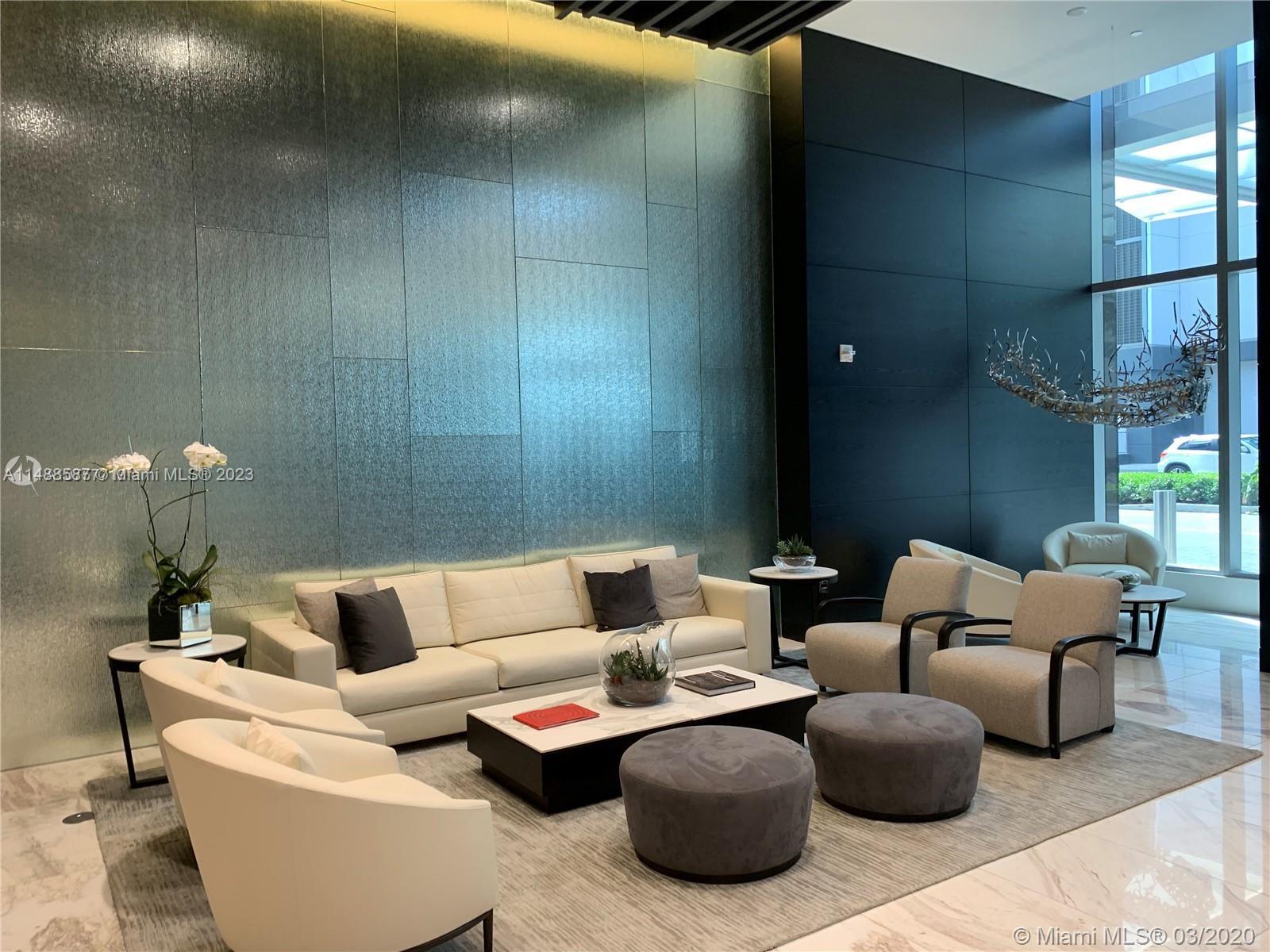 PARAMOUNT MIAMI WORLDCENT - Residential Lease