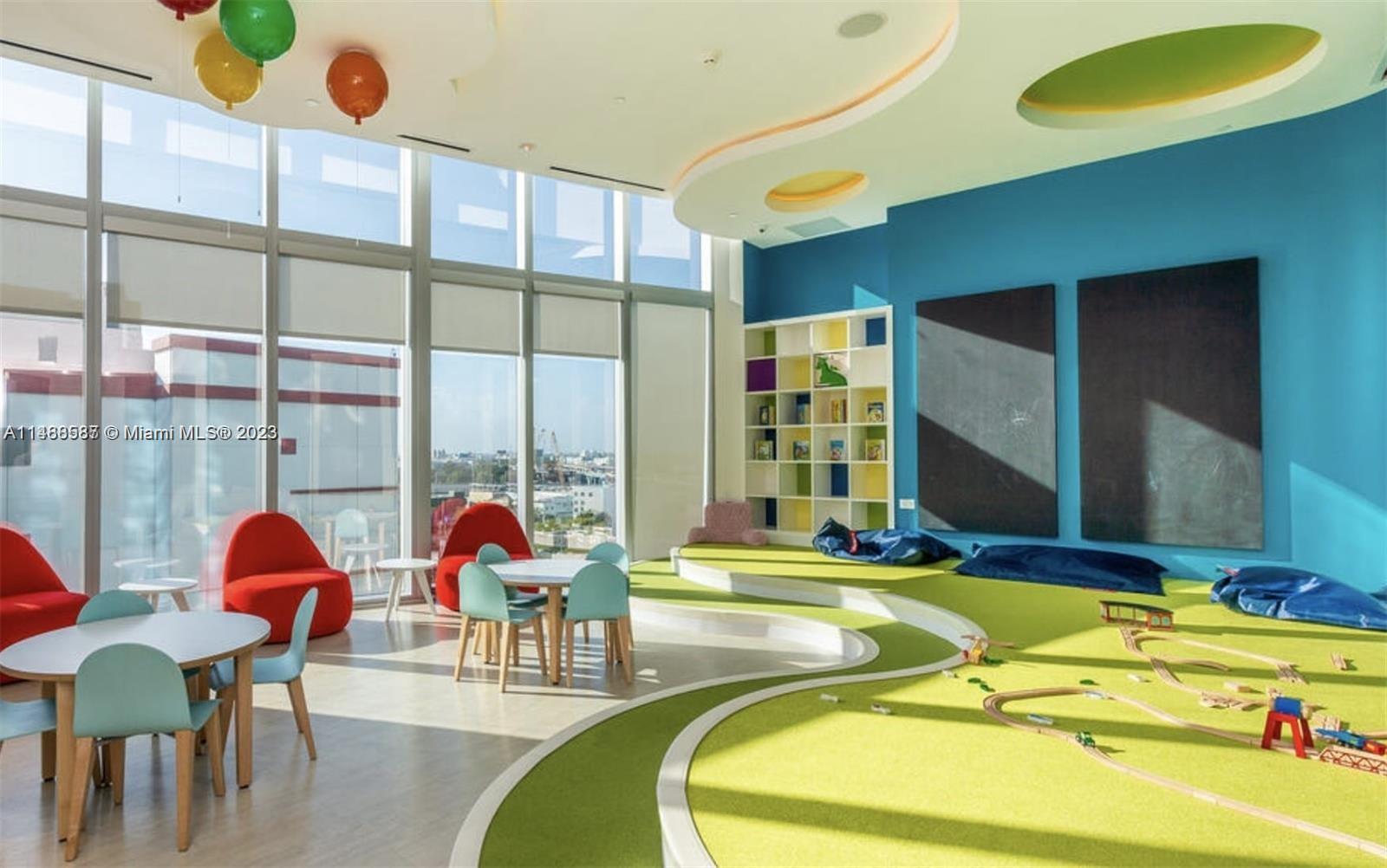 PARAMOUNT MIAMI WORLDCENT - Residential Lease