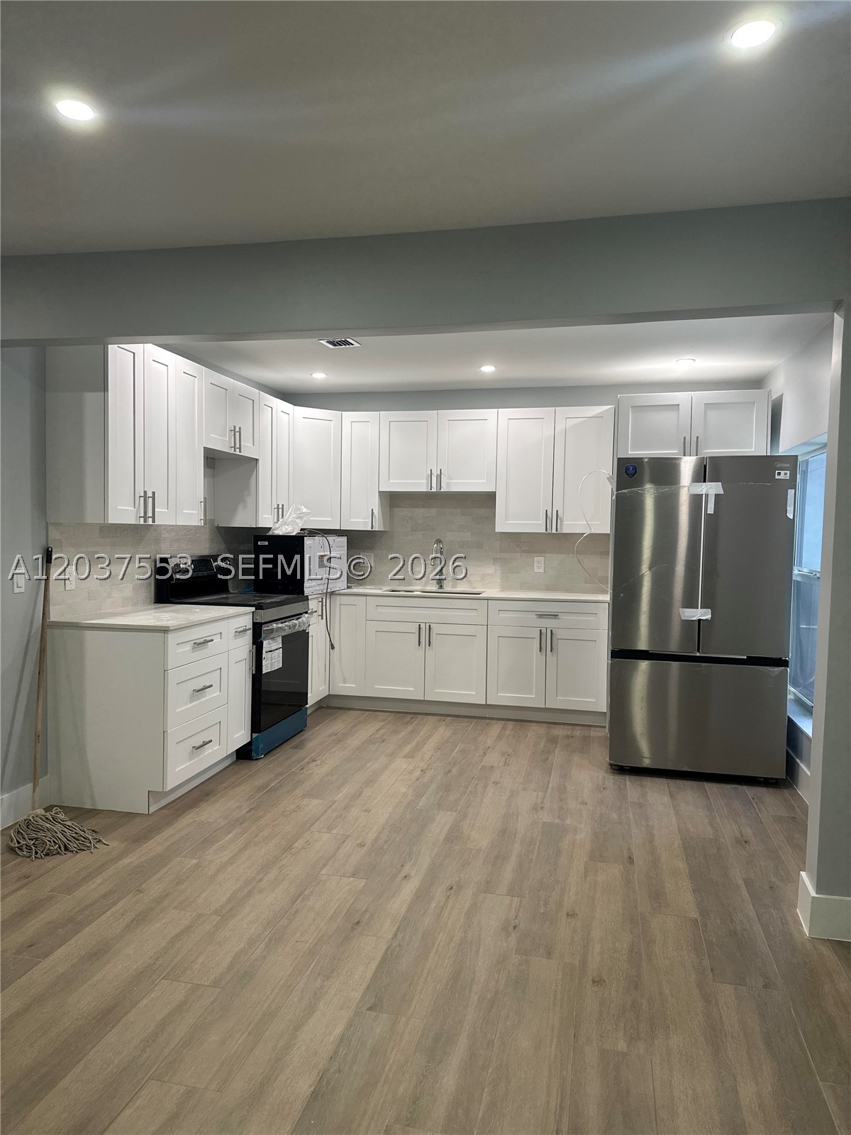 SOUTH ALLAPATTAH MANOR - Residential Lease