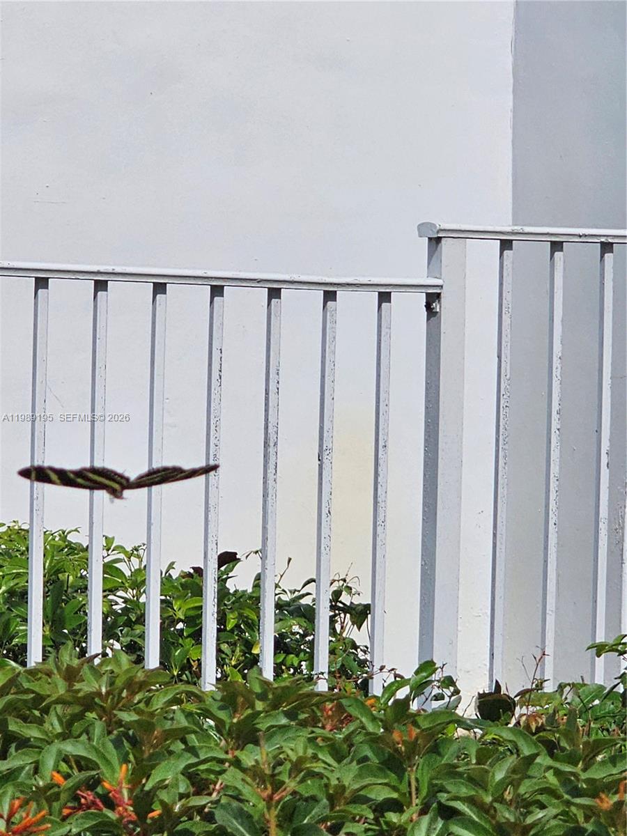 BISCAYA IV CONDO - Residential