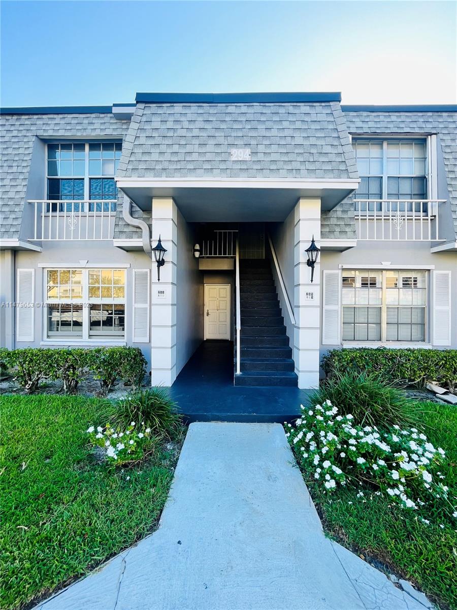 FRENCH QUARTER CONDOMINIU - Residential Lease