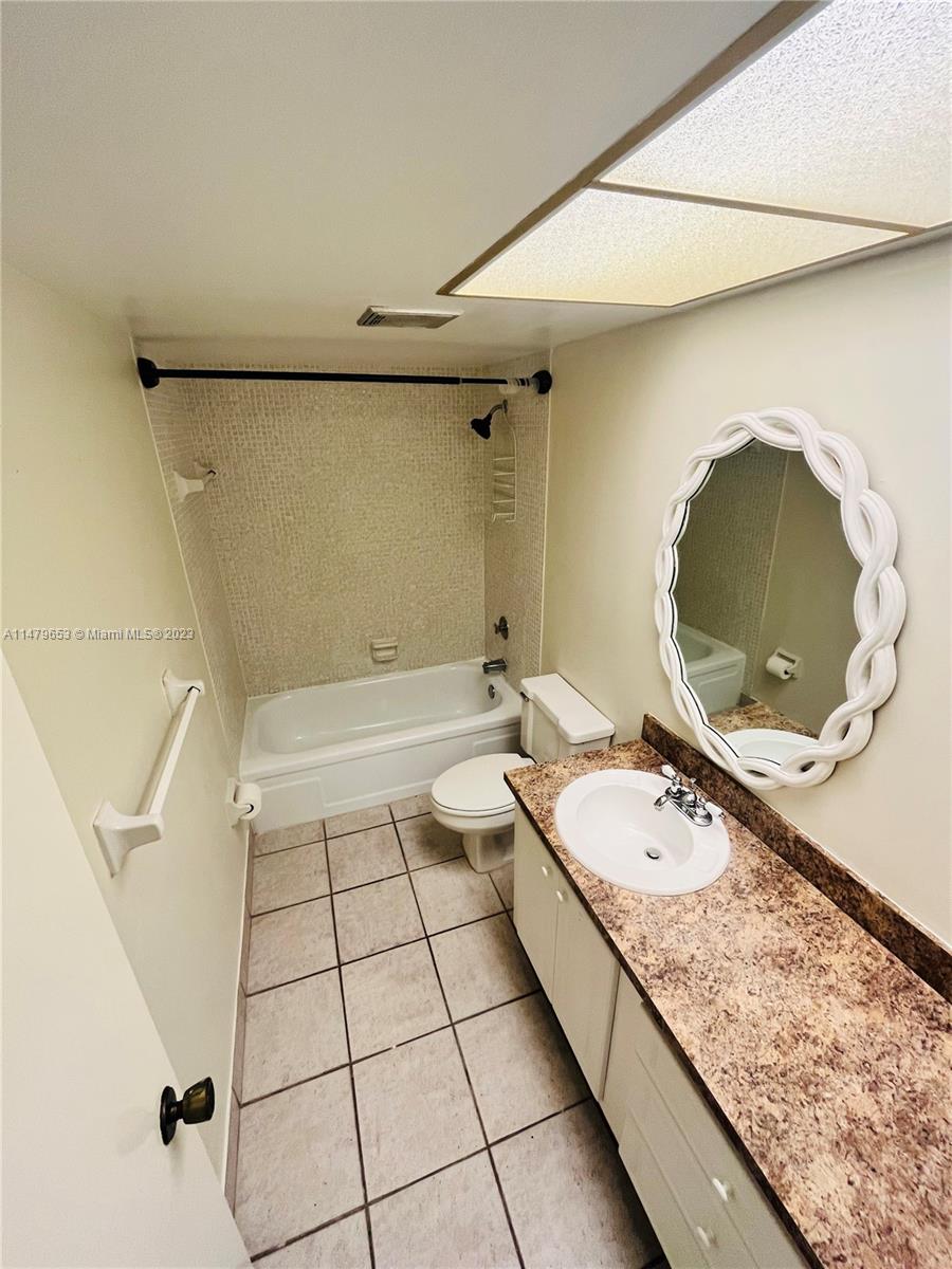 FRENCH QUARTER CONDOMINIU - Residential Lease